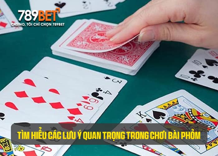 Thay vì chỉ tập trung vào bài của mình, hãy quan sát ván bài và đối thủ Thay vì chỉ tập trung vào bài của mình, hãy quan sát ván bài và đối thủ